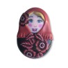 Mouna, broche matriochka fleurie en pâte polymère