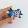 Broche fleurie en pâte polymère