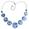 Collier court fleuri en pâte polymère monté sur chaîne