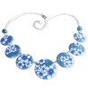 Collier court fleuri en pâte polymère monté sur chaîne