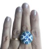 Bague ronde aux fleurs bleues en pâte polymère