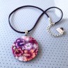 Petit médaillon / pendentif joli bouquet aux hibiscus, en pâte polymère