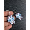 Boucles d'oreilles halloween, sugar skull calavera aux yeux bleus, en pâte polymère