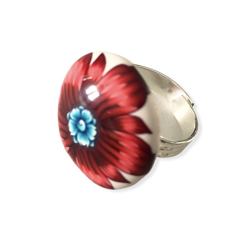 Bague ronde à la fleur rouge flamboyante en pâte polymère