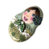 Broche matriochka fleurie vert bronze en pâte polymère