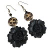 Boucles d'oreilles nostalgia, pendantes avec fleurs noires et rond léopard en pâte polymère