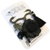 Broche salem, breloques et fleur noire en pâte polymère