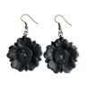 Boucles d'oreilles nostalgia, pendantes avec fleurs noires en pâte polymère