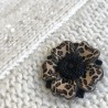 Broche fleur à motif léopard en pâte polymère