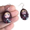 Boucles d'oreilles matriochkas fleuries en pâte polymère
