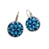 Boucles d'oreilles dormeuses, kaléidoscope bleu, en pâte polymère