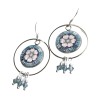 Boucles d'oreilles pendantes, fleur bleue, en pâte polymère