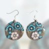 Boucles d'oreilles pendantes, bleu paillotte, en pâte polymère