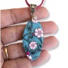 Pendentif ovale, joli bouquet cerisier en relief, en pâte polymère