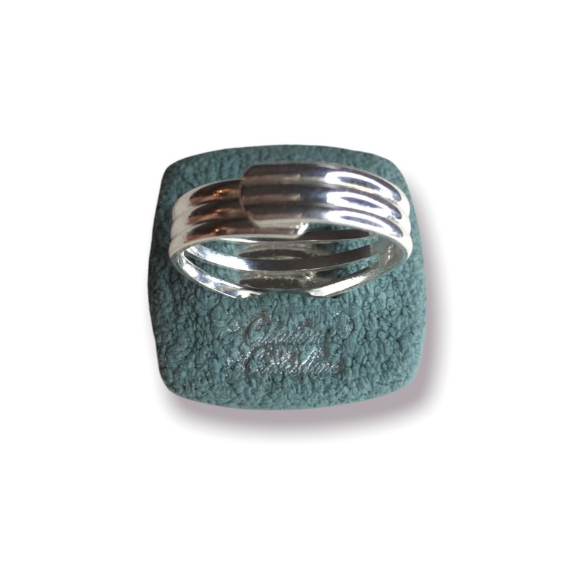 Bague carrée joli bouquet aux fleurs bleues, en pâte polymère