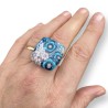 Bague carrée joli bouquet aux fleurs bleues, en pâte polymère