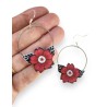 Boucles d'oreilles, fleur rouge, en pâte polymère