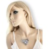 Collier court fleuri en pâte polymère monté sur chaîne