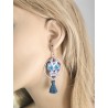 Boucles d'oreilles halloween, sugar skull calavera aux yeux bleus et pampilles, en pâte polymère