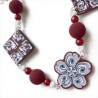 Sautoir fleuri, rouge et gris, pâte polymère