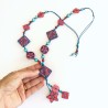 Sautoir fleuri, bleu-jean et rouge, pâte polymère